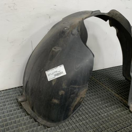 Pare boue avant gauche PEUGEOT 208 1