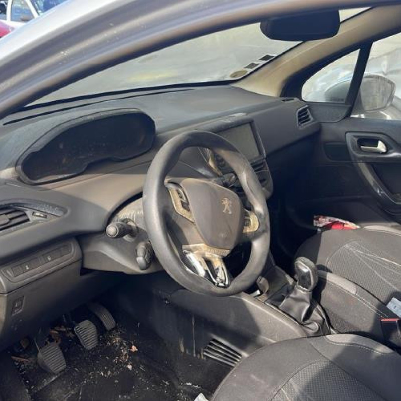 Pare boue avant gauche PEUGEOT 208 1 Photo n°6