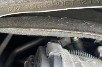 Pare boue avant gauche PEUGEOT 208 1