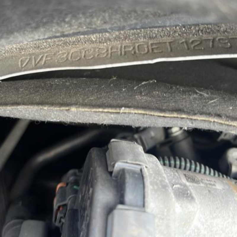 Pare boue avant gauche PEUGEOT 208 1 Photo n°14