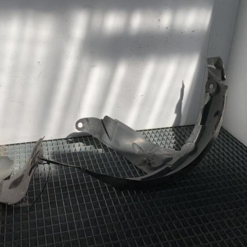 Pare boue avant gauche RENAULT CLIO 2 Photo n°4