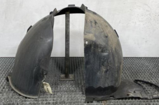 Pare boue avant gauche PEUGEOT 207 Photo n°1