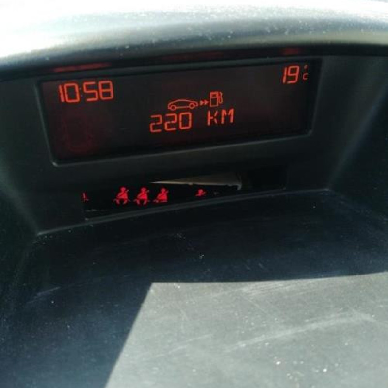 Pare boue avant gauche PEUGEOT 207 Photo n°5