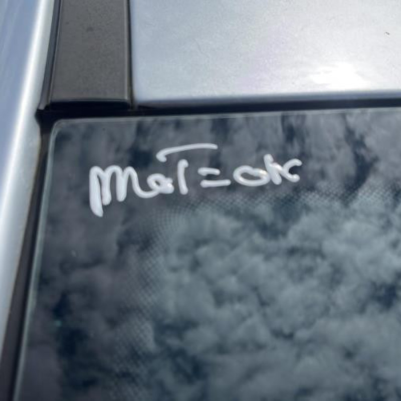 Pare boue avant gauche PEUGEOT 207 Photo n°9