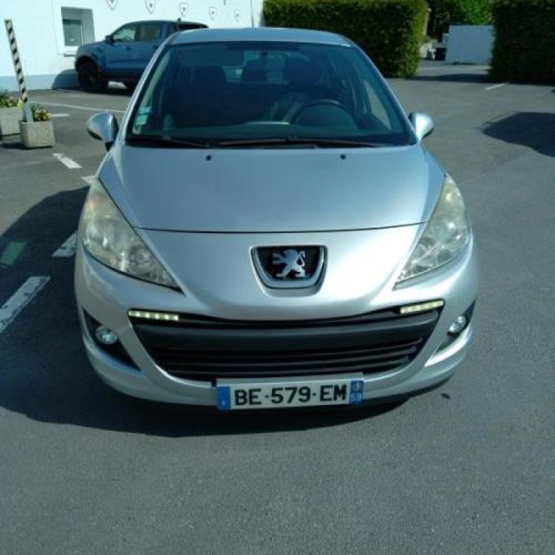 Pare boue avant gauche PEUGEOT 207 Photo n°12