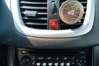 Pare boue avant gauche PEUGEOT 207