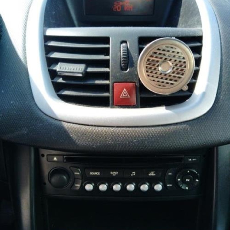 Pare boue avant gauche PEUGEOT 207 Photo n°14