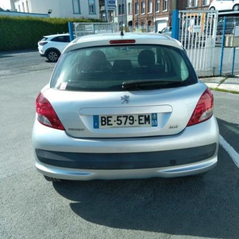 Pare boue avant gauche PEUGEOT 207 Photo n°17