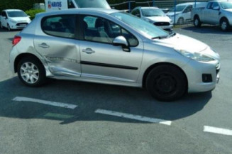Pare boue avant gauche PEUGEOT 207