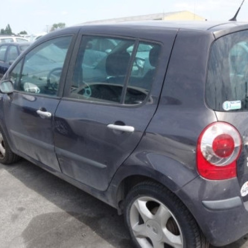 Pare boue avant gauche RENAULT MODUS Photo n°12