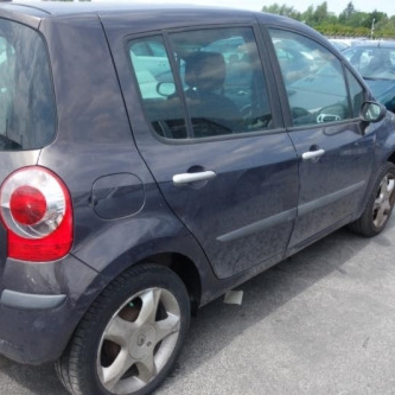 Pare boue avant gauche RENAULT MODUS Photo n°13