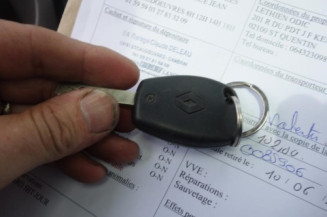 Pare boue avant gauche RENAULT MODUS