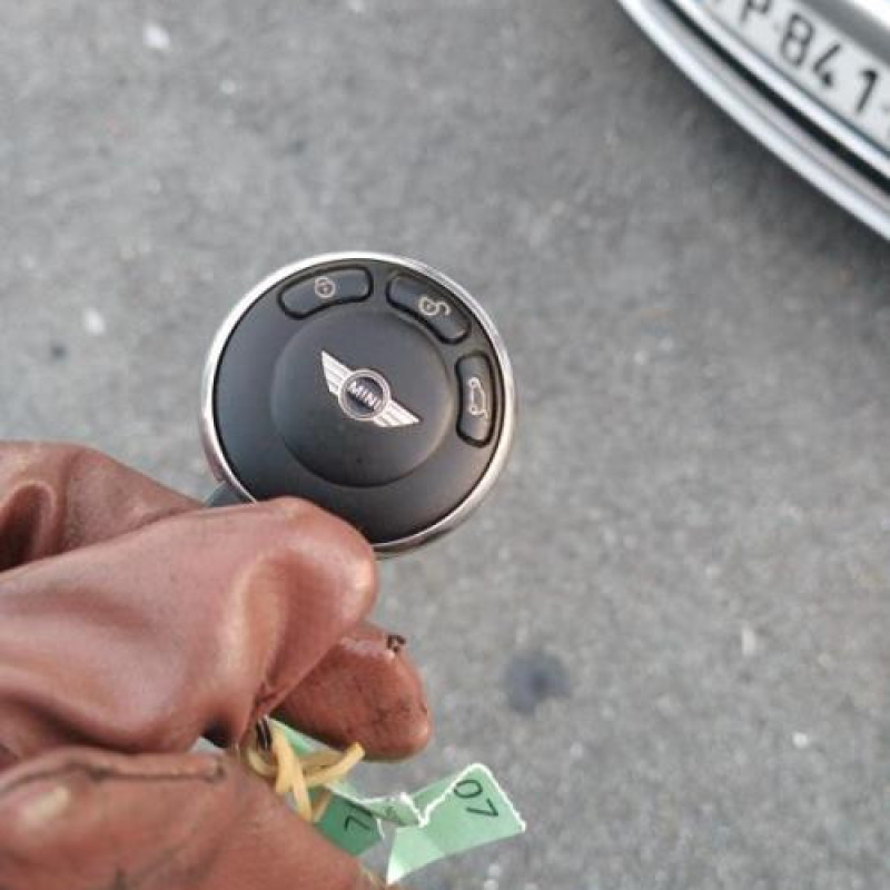 Pare boue avant gauche MINI MINI 2 R55 Photo n°7