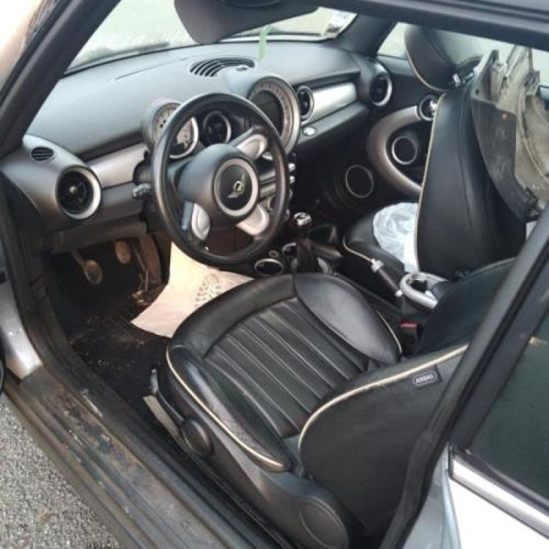 Pare boue avant gauche MINI MINI 2 R55 Photo n°8