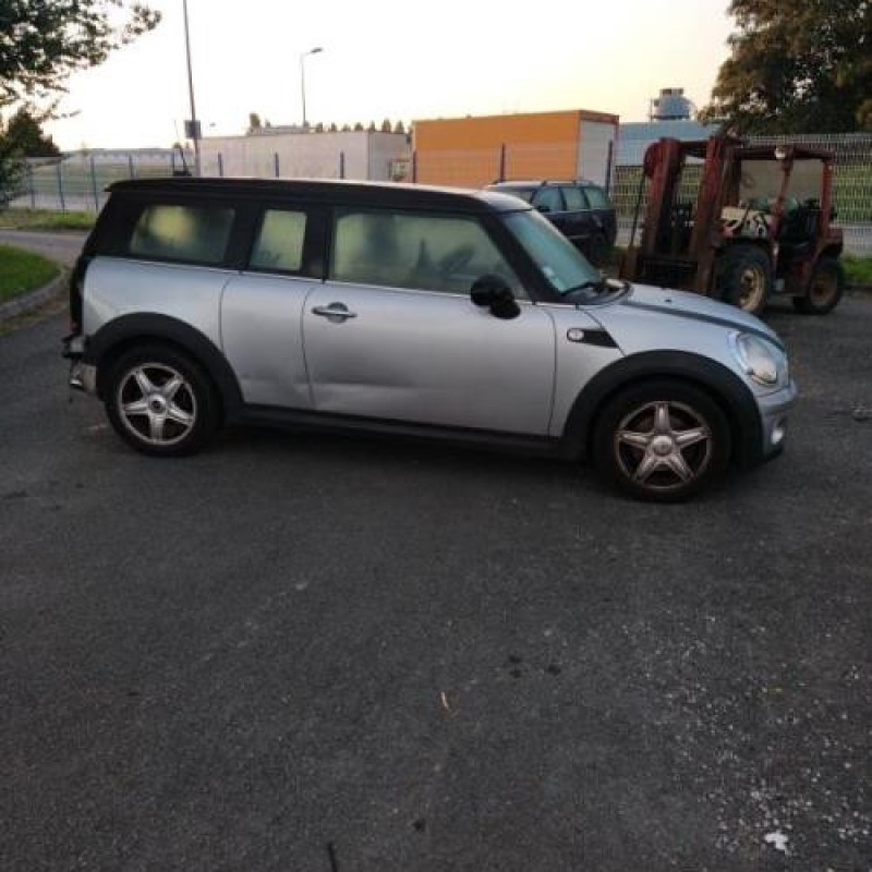 Pare boue avant gauche MINI MINI 2 R55 Photo n°11