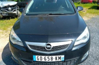 Pare boue avant gauche OPEL ASTRA J