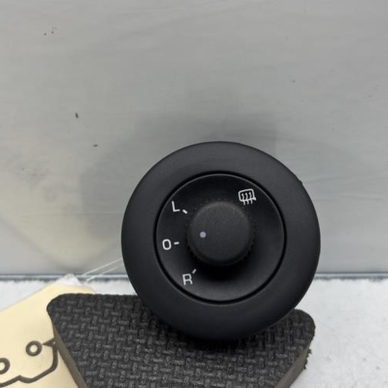 Commande retroviseurs VOLKSWAGEN SCIROCCO 3 Photo n°1