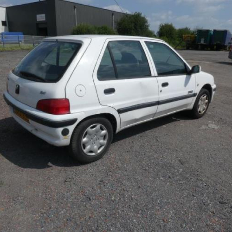 Capot PEUGEOT 106 Photo n°7