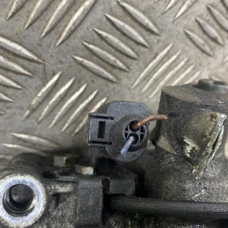 Compresseur clim AUDI A6 3 Photo n°3