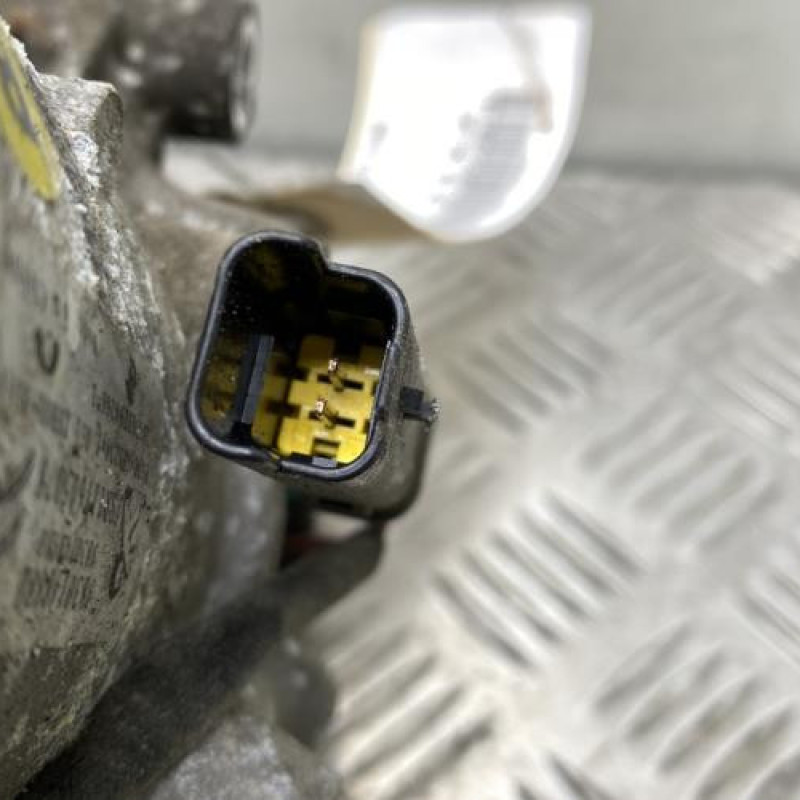 Compresseur clim OPEL VIVARO 3 Photo n°4