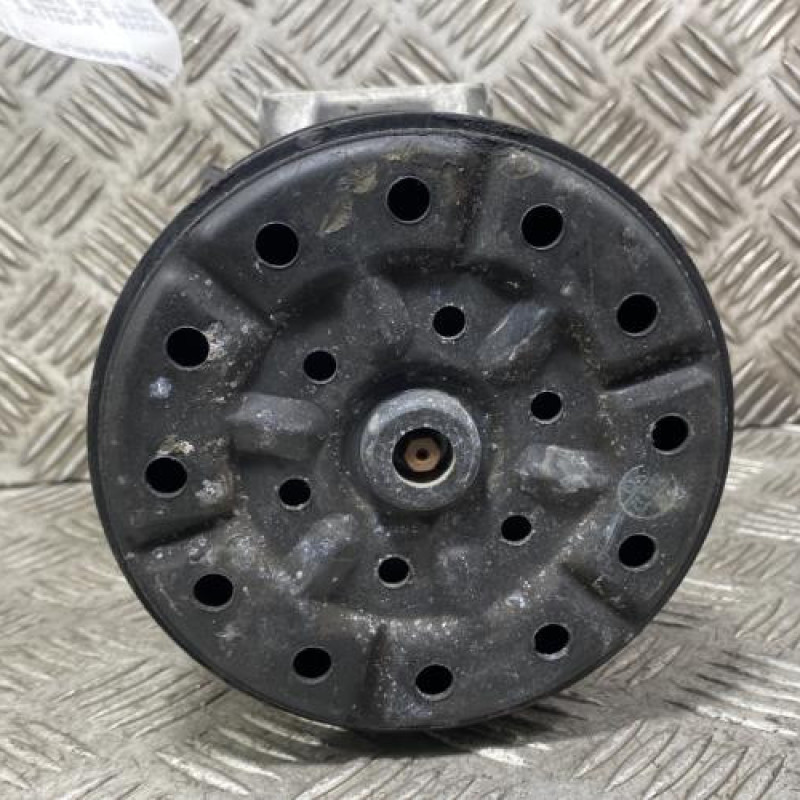 Compresseur clim TOYOTA AVENSIS 2 Photo n°1