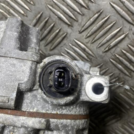 Compresseur clim TOYOTA AVENSIS 2