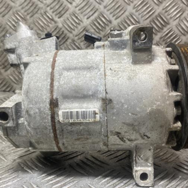 Compresseur clim RENAULT CLIO 4 Photo n°2