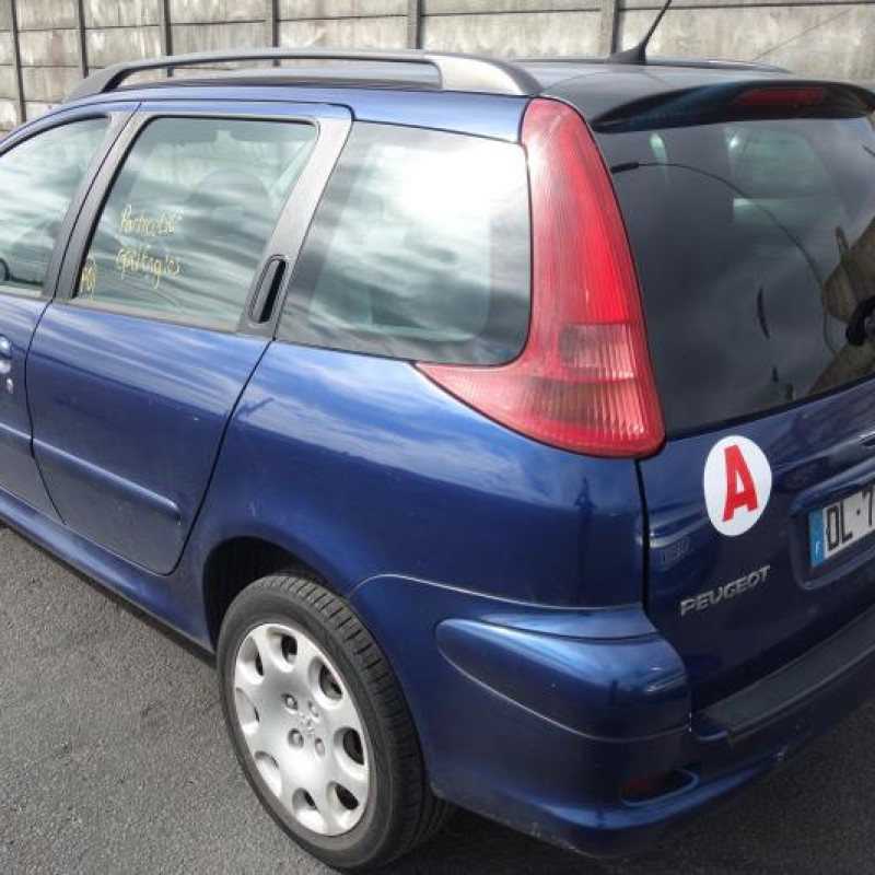 Malle/Hayon arriere PEUGEOT 206 Photo n°6