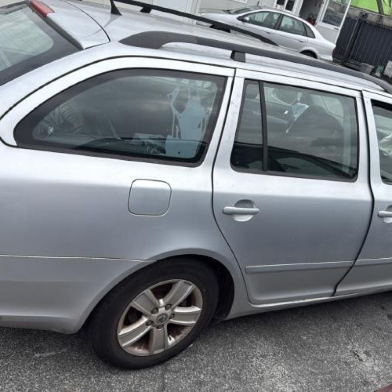 Moteur SKODA OCTAVIA 2 Photo n°7