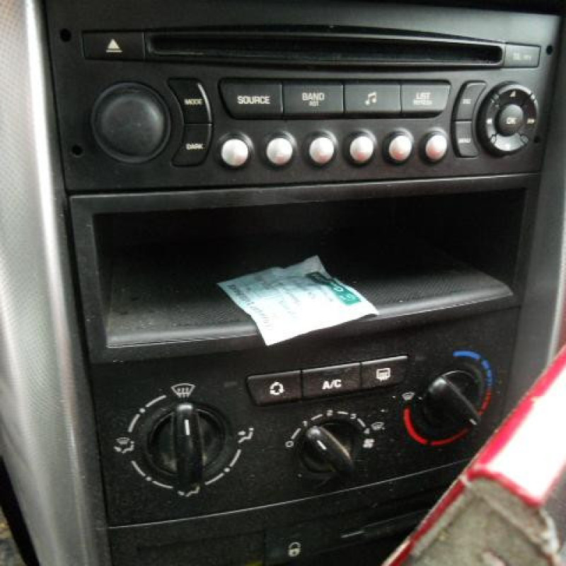 Malle/Hayon arriere PEUGEOT 207 Photo n°8