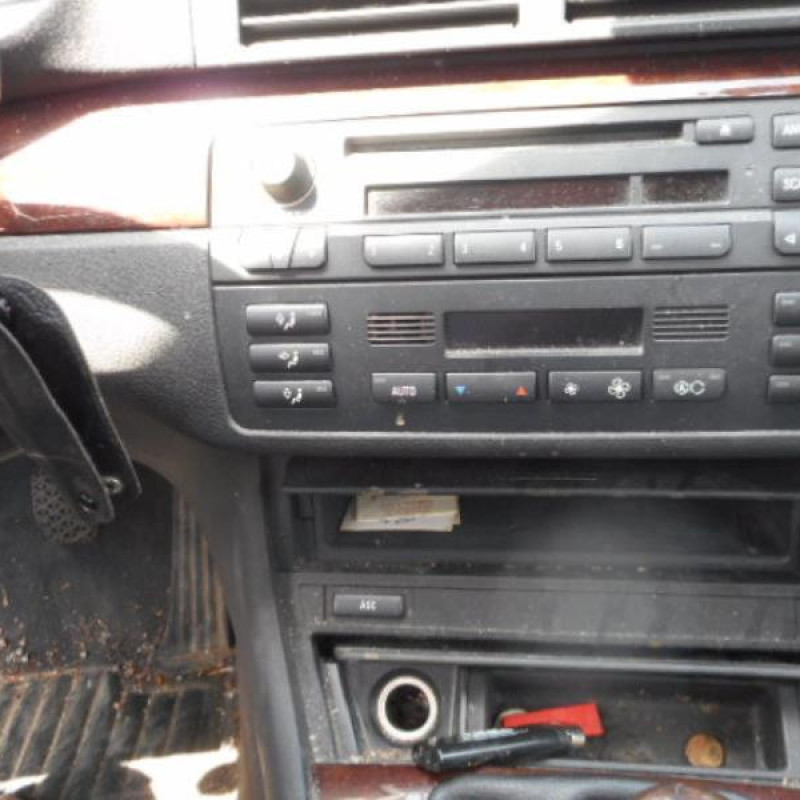 Aile avant gauche BMW SERIE 3 E46 Photo n°8