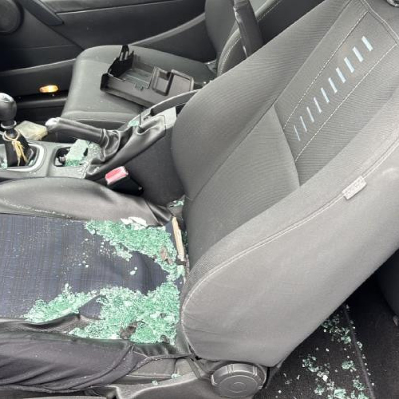 Pretensionneur de ceinture avant gauche RENAULT MEGANE 3 Photo n°10