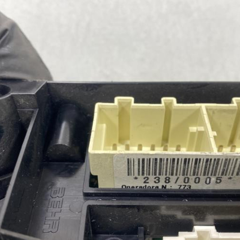 Commande chauffage VOLKSWAGEN POLO 4 Photo n°3