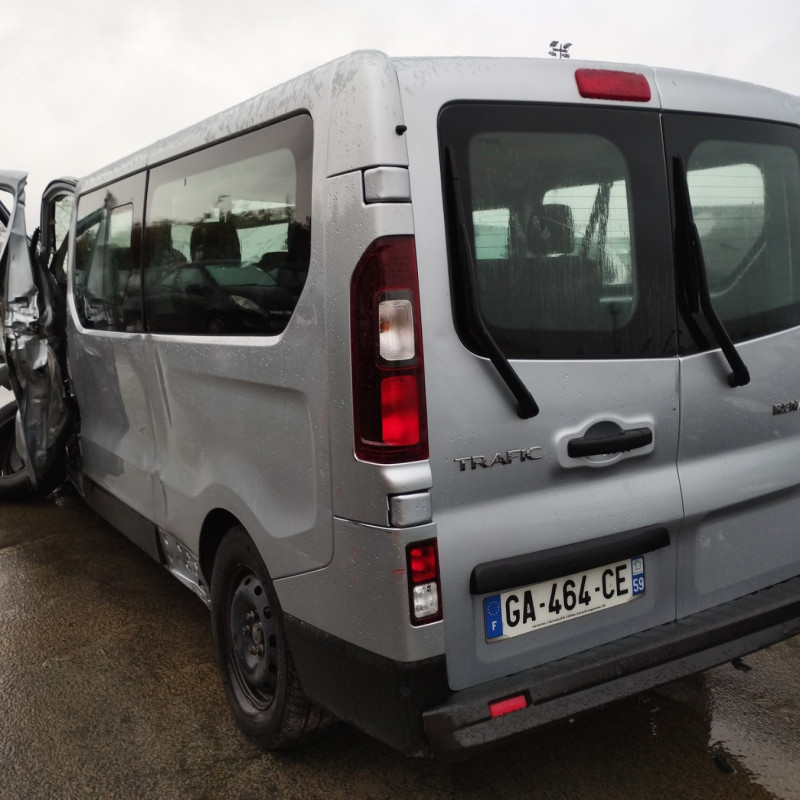 RENAULT TRAFIC 3 COURT PHASE 2 2.0 BLUE DCI - 16V TURBO Photo n°4