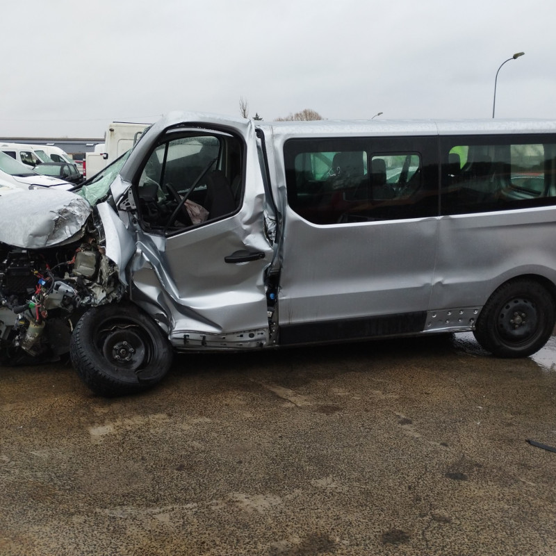 RENAULT TRAFIC 3 COURT PHASE 2 2.0 BLUE DCI - 16V TURBO Photo n°6