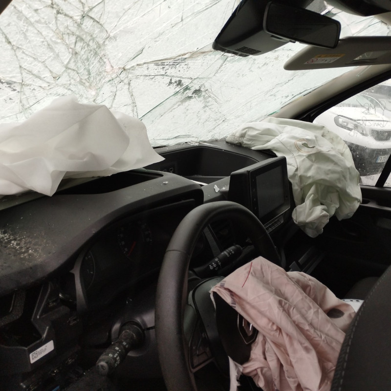 RENAULT TRAFIC 3 COURT PHASE 2 2.0 BLUE DCI - 16V TURBO Photo n°9