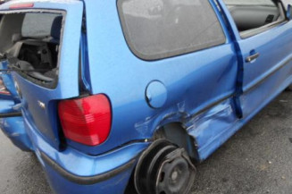Aile avant gauche VOLKSWAGEN POLO 3