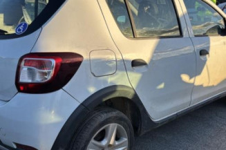 Aile avant droit DACIA SANDERO 2