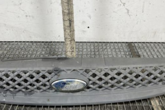 Calandre FORD FIESTA 5 Photo n°1