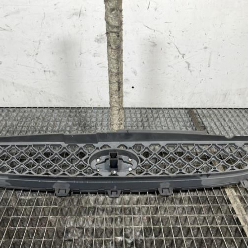 Calandre FORD FIESTA 5 Photo n°4