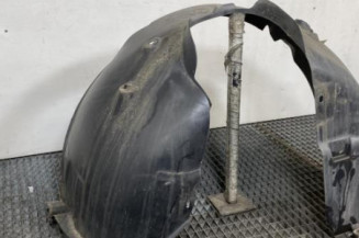 Pare boue avant gauche PEUGEOT 208 1