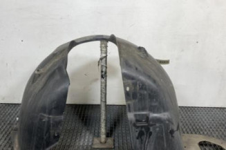 Pare boue avant gauche PEUGEOT 208 1