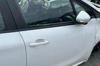 Pare boue avant gauche PEUGEOT 208 1