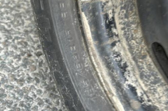 Pare boue avant gauche PEUGEOT 208 1