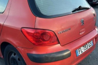 Pare boue avant gauche PEUGEOT 307