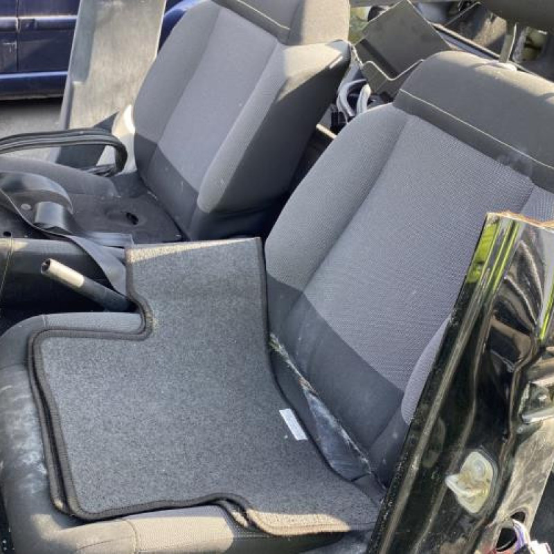 Pare boue arriere droit CITROEN C3 3 Photo n°13