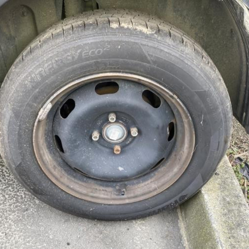 Pare boue arriere droit CITROEN C3 3 Photo n°20