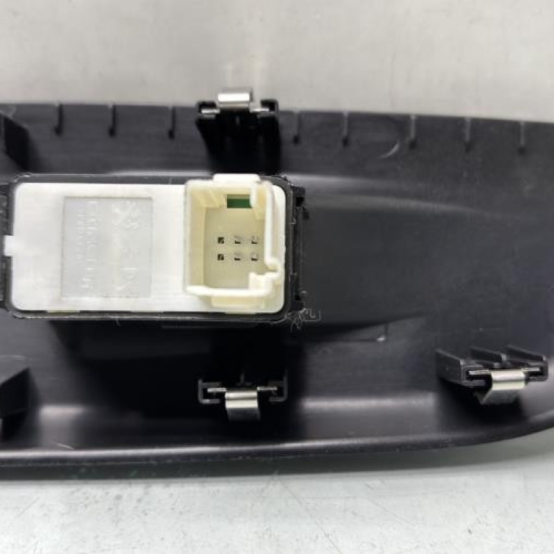 Interrupteur de leve vitre avant droit OPEL CORSA F Photo n°3