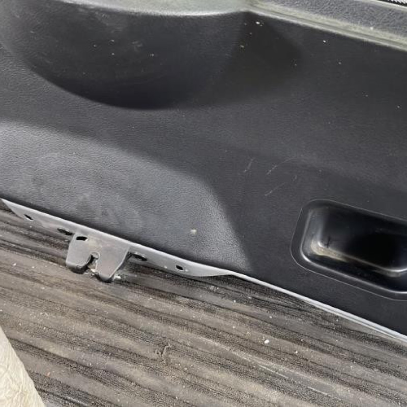 Malle/Hayon arriere PEUGEOT 207 Photo n°10