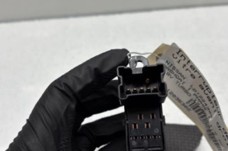 Interrupteur de leve vitre avant droit NISSAN QASHQAI 1